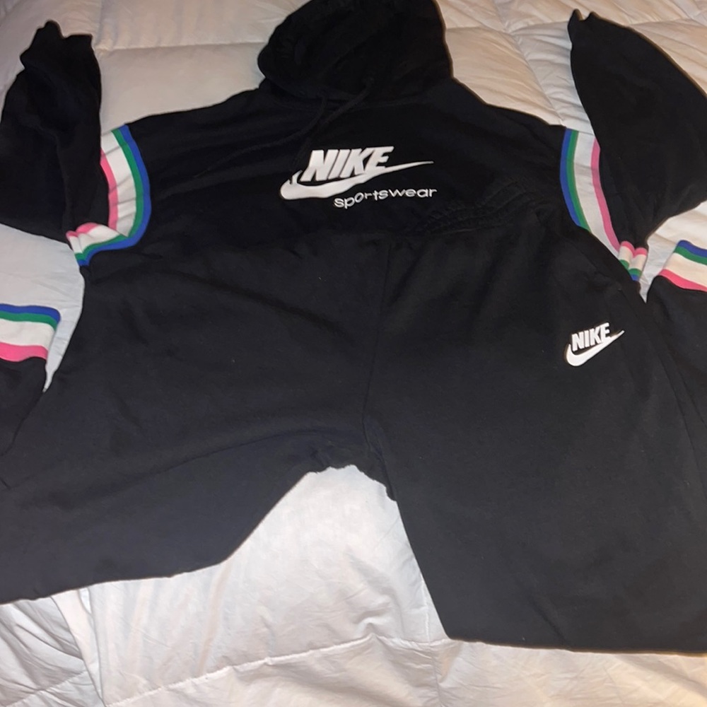 Nike Hoodie set 💕💚🤍🖤